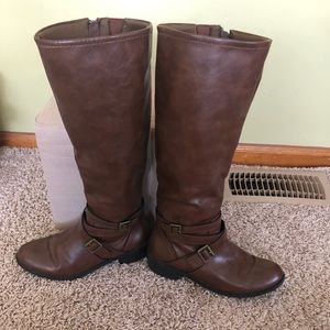 NWOT brown boots